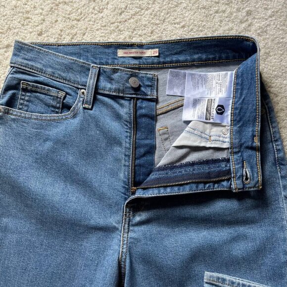 NWOT Levi's High Waisted Taper Mom Jeans Size 29/29 - Picture 3 of 12